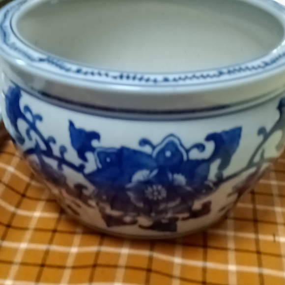 Vintage flower pot - Picture 1 of 4